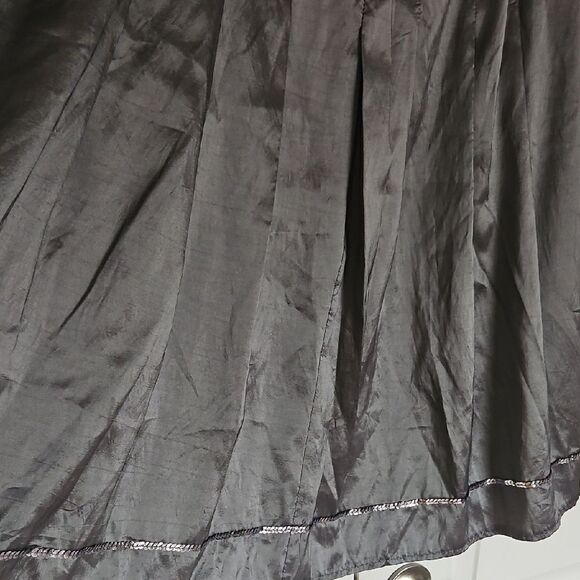 Chic Gray A-Line Skirt with Full Silhouette - Picture 8 of 16